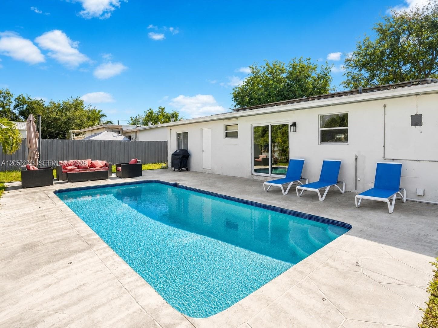 6441 Meade St, Hollywood FL 33024