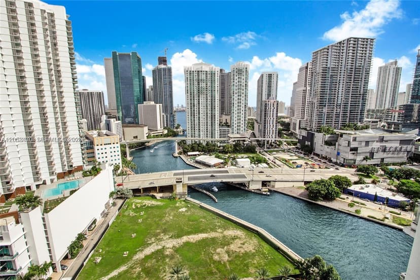 92 SW 3rd St # 2510, Miami FL 33130