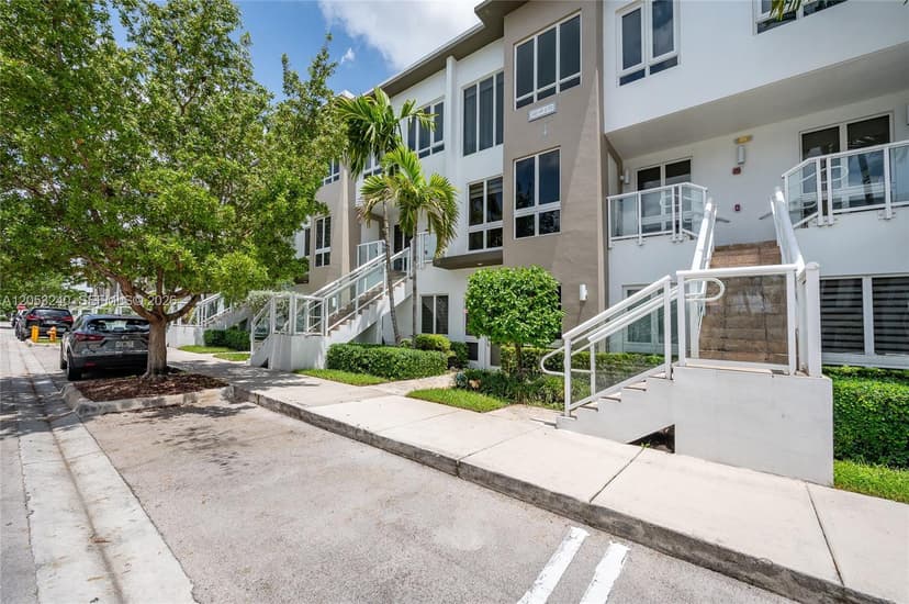 10265 NW 63rd Ter # 204, Doral FL 33178