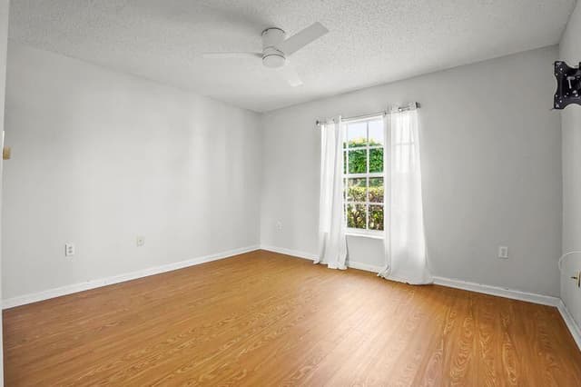 5025 Robino Circle, West Palm Beach FL 33417 - West Palm Beach, FL - Photo 6