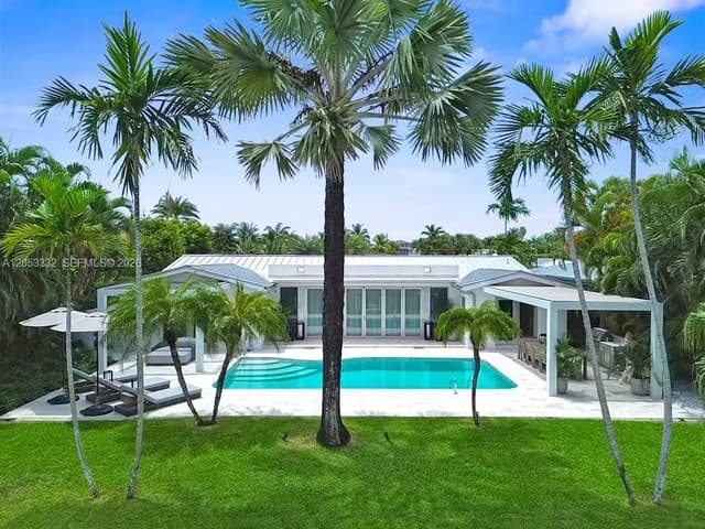 2273 Bayview Ln, North Miami FL 33181 - North Miami, FL - Photo 2