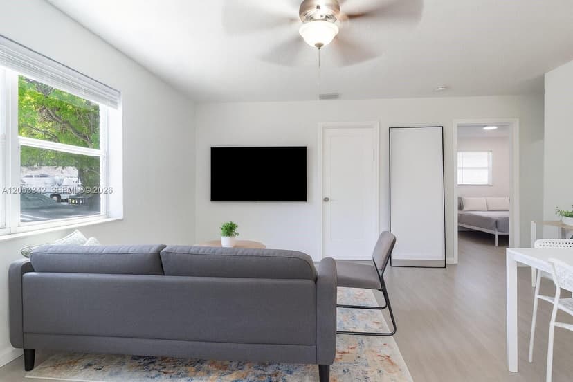 605 SW 14th Ter, Fort Lauderdale FL 33312