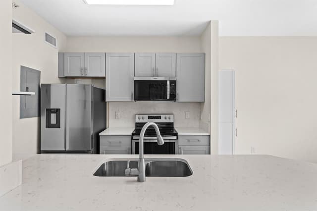 1000 Scotia Drive # 102, Hypoluxo FL 33462 - Hypoluxo, FL - Photo 7