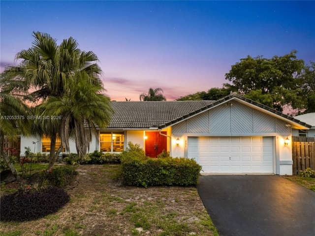 251 NW 92nd Ave, Coral Springs FL 33071 - Coral Springs, FL - Photo 2