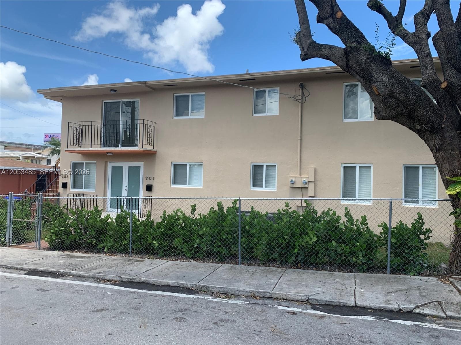 901 NW 22nd Ct, Miami FL 33125