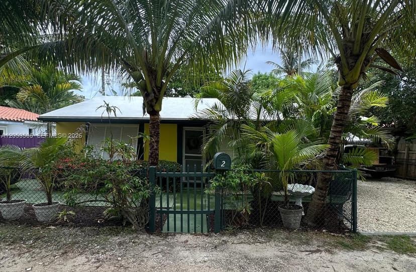 2 Kenmore Ln, Boynton Beach FL 33435