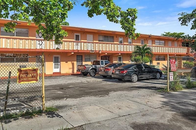19000 NE 3rd Ct # 405, Miami FL 33179