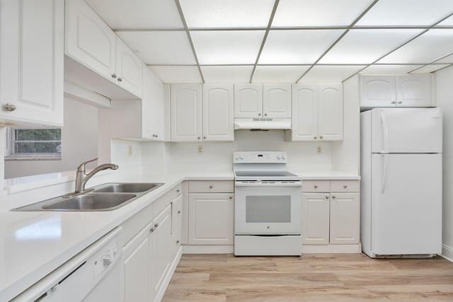 1075 RIVERSIDE Drive # 508, Coral Springs FL 33071 - Coral Springs, FL - Photo 4