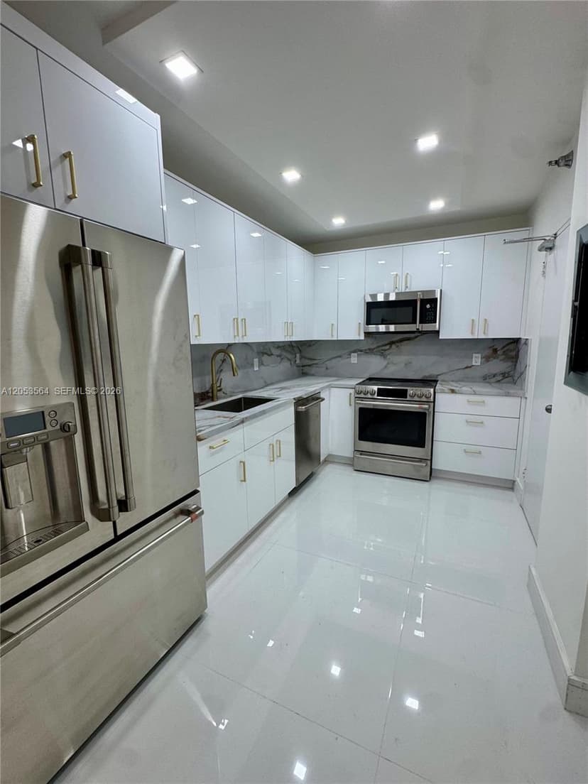 10185 Collins Ave # 606, Bal Harbour FL 33154