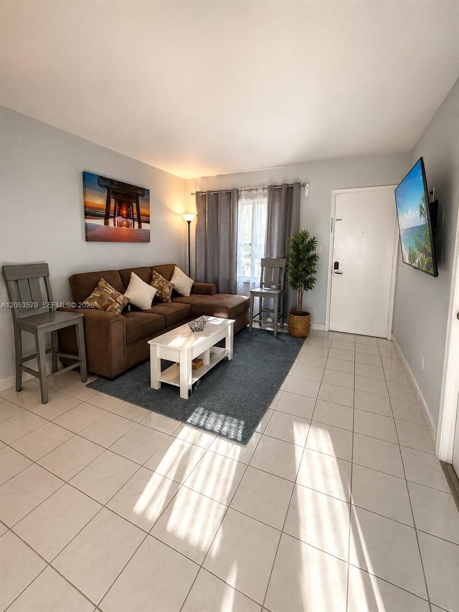 8615 NW 8th St # 414, Miami FL 33126