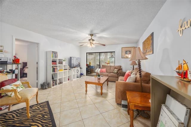 3990 NW 42nd Avenue # 311, Lauderdale Lakes FL 33319 - Lauderdale Lakes, FL - Photo 2