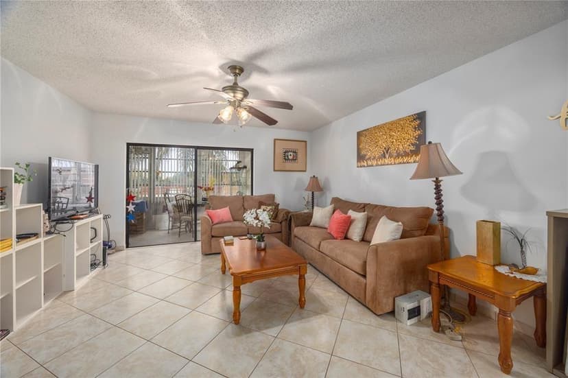 3990 NW 42nd Avenue # 311, Lauderdale Lakes FL 33319