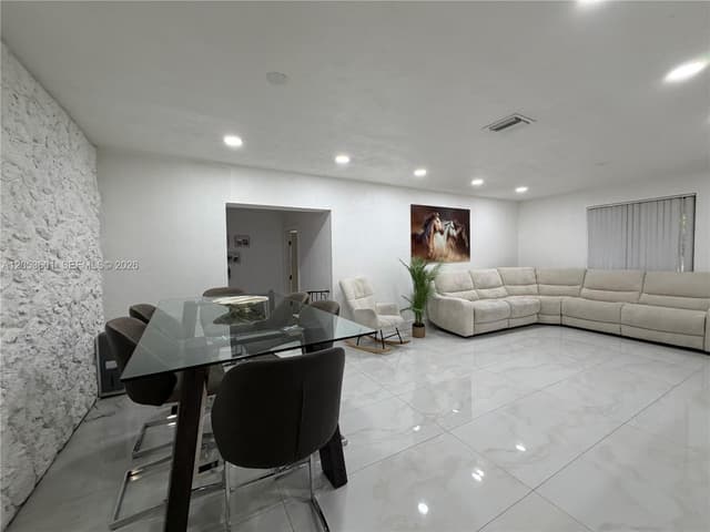 4700 NW 1st Ct, Plantation FL 33317 - Plantation, FL - Photo 3