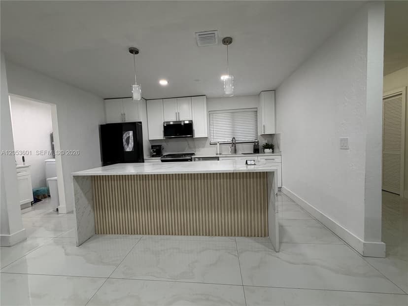 4700 NW 1st Ct, Plantation FL 33317