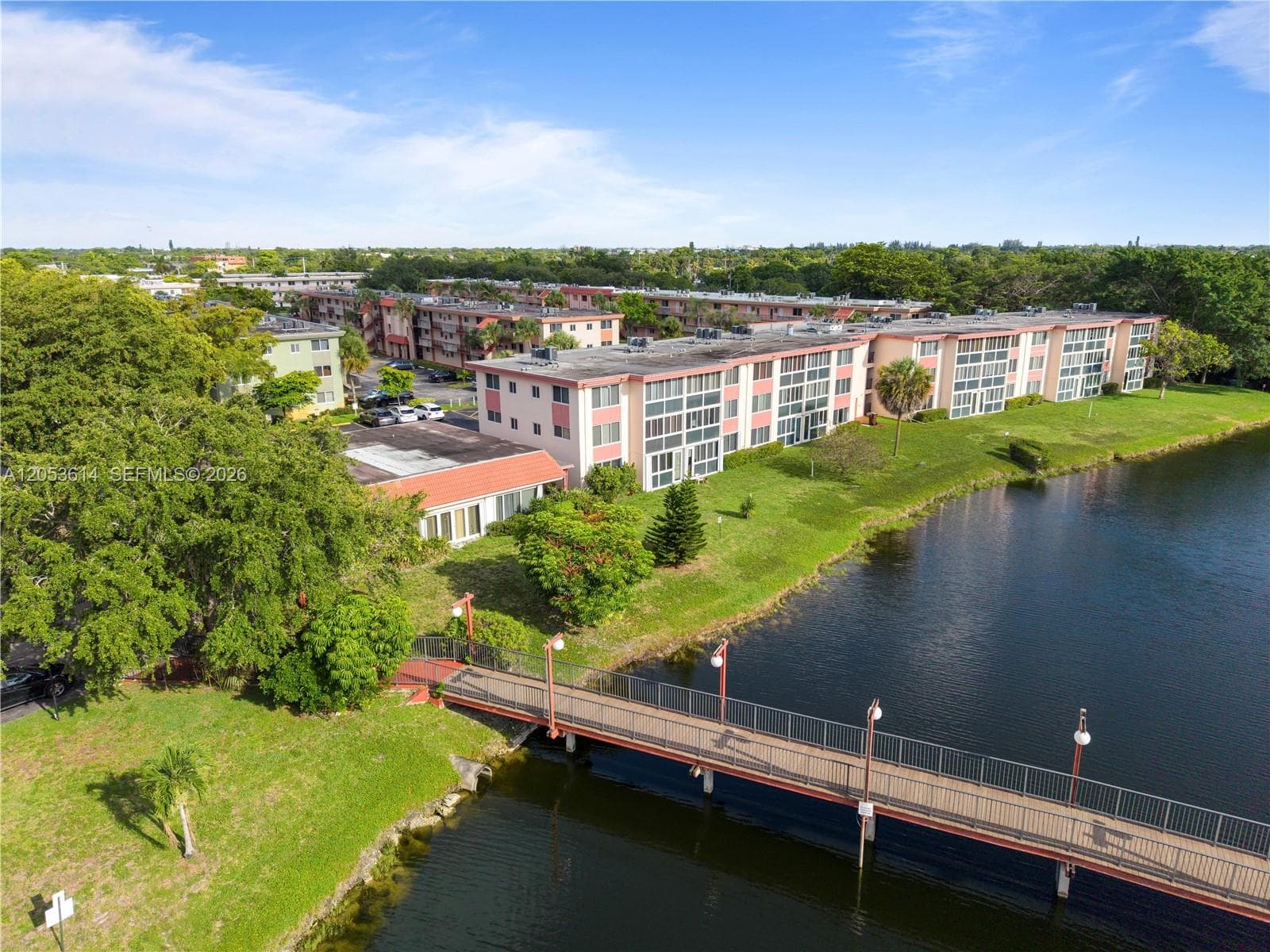 5950 Del Lago Cir # 106, Sunrise FL 33313