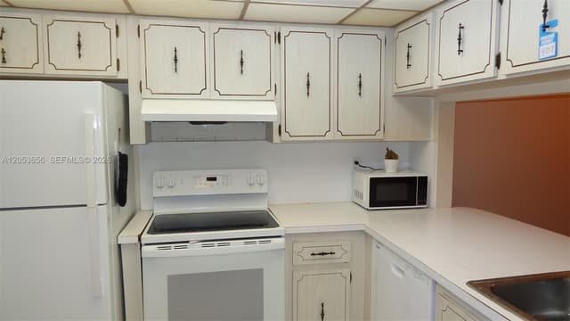 3527 NE 168th St # 407, North Miami Beach FL 33160 - North Miami Beach, FL - Photo 4