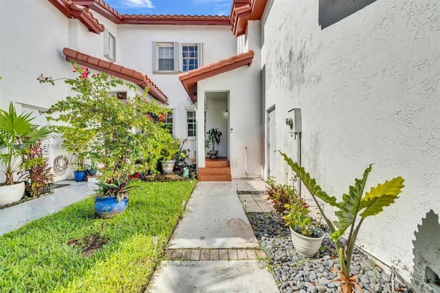 8140 SW 209th St, Cutler Bay FL 33189 - Cutler Bay, FL - Photo 3