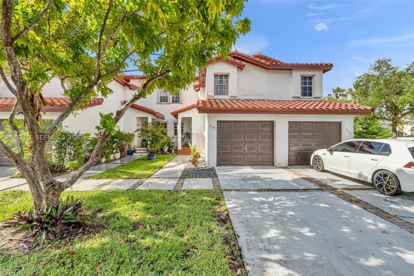 8140 SW 209th St, Cutler Bay FL 33189