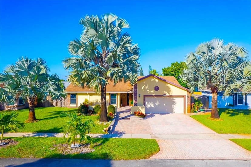 4921 NW 83rd Ave, Lauderhill FL 33351