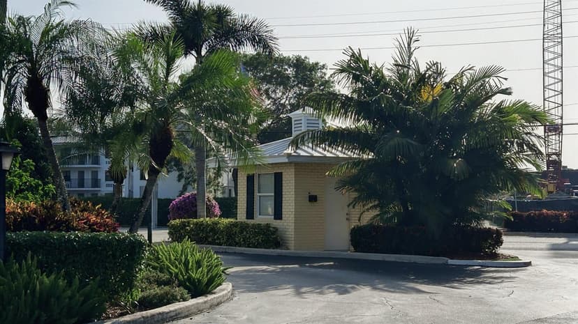 21 Colonial Club Drive # 202, Boynton Beach FL 33435