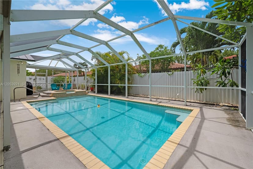 15431 SW 177th Ter, Miami FL 33187