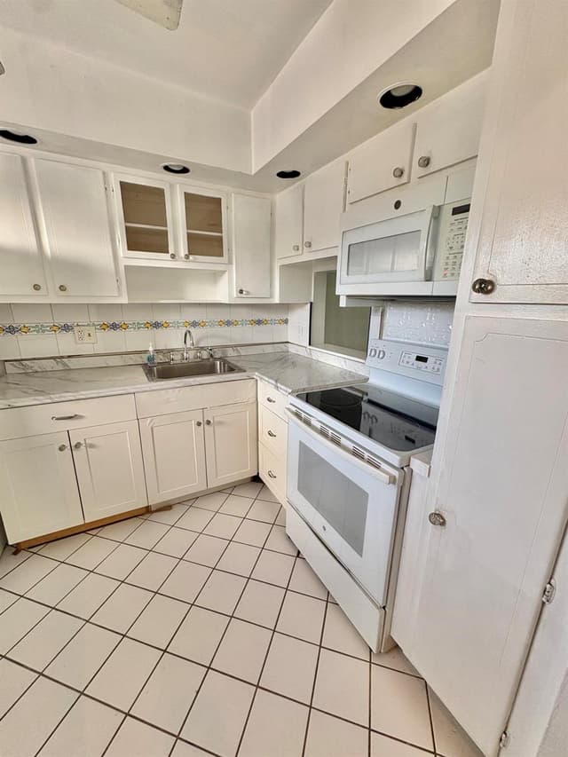 209 OXFORD 200, West Palm Beach FL 33417 - West Palm Beach, FL - Photo 3