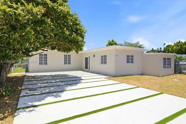 323 NW 104th Ter, Miami FL 33150 - Miami, FL - Photo 2