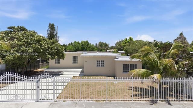 323 NW 104th Ter, Miami FL 33150 - Miami, FL - Photo 4