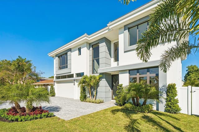 261 NW 8th Street, Boca Raton FL 33432 - Boca Raton, FL - Photo 2