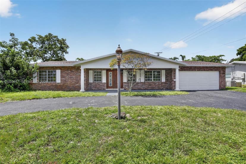 5620 SW 8th St, Plantation FL 33317