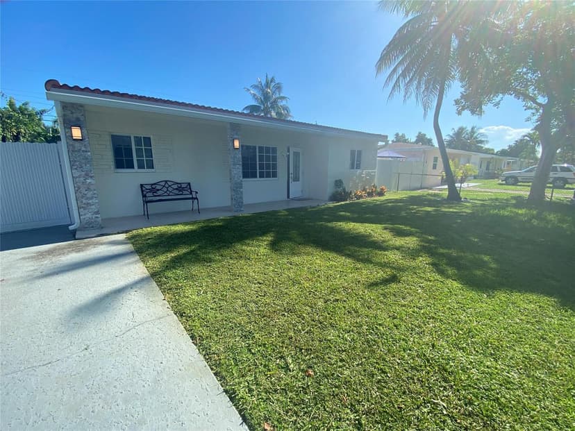 6325 Grant Court, Hollywood FL 33024
