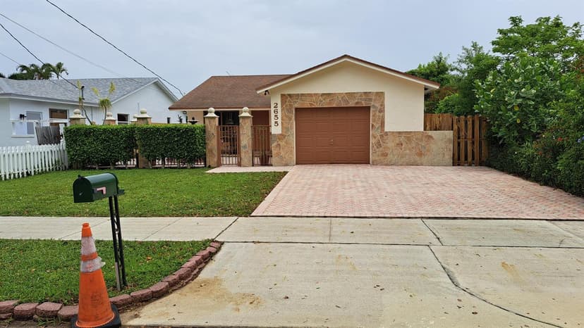 2655 Coolidge Street, Hollywood FL 33020