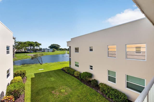 332 Capri G, Delray Beach FL 33484 - Delray Beach, FL - Photo 3