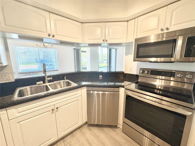 6508 Chasewood Dr # A, Jupiter FL 33458 - Jupiter, FL - Photo 7