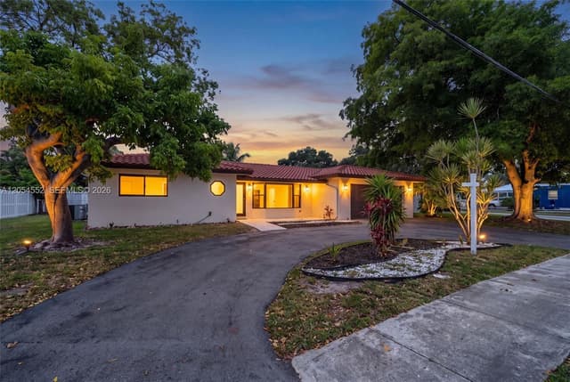 1109 SE 10th St, Deerfield Beach FL 33441 - Deerfield Beach, FL - Photo 2