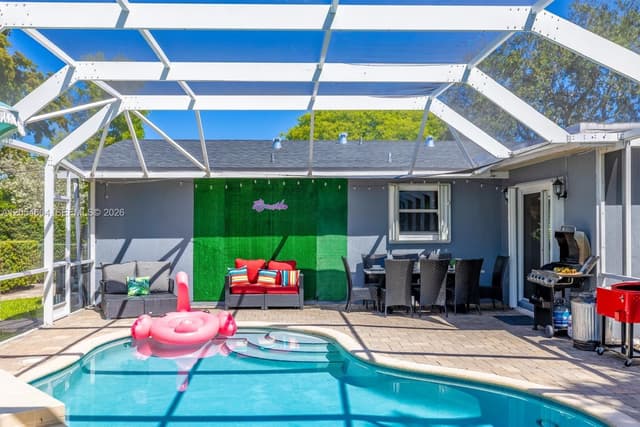 312 N Luna Ct, Hollywood FL 33021 - Hollywood, FL - Photo 5