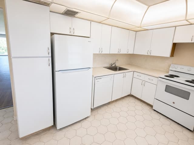3520 Oaks Way # 402, Pompano Beach FL 33069 - Pompano Beach, FL - Photo 5