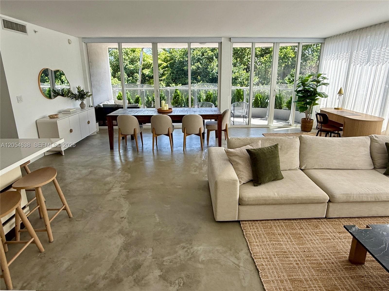 2155 Washington Ct # 210, Miami Beach FL 33139