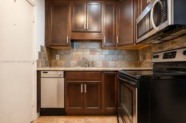2201 NE 66th St # 1302, Fort Lauderdale FL 33308 - Fort Lauderdale, FL - Photo 5
