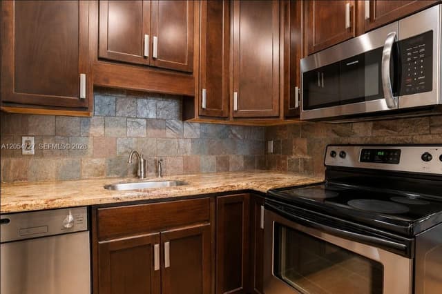 2201 NE 66th St # 1302, Fort Lauderdale FL 33308 - Fort Lauderdale, FL - Photo 4