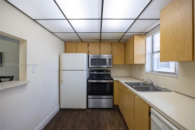 9365 Fontainebleau Blvd # E205, Miami FL 33172 - Miami, FL - Photo 6
