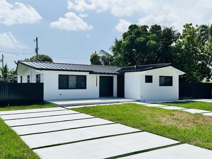 430 SW 100th Ave, Sweetwater FL 33174
