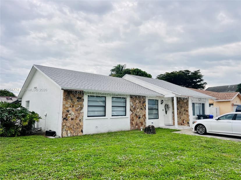 2001 SW 85th Ave, North Lauderdale FL 33068