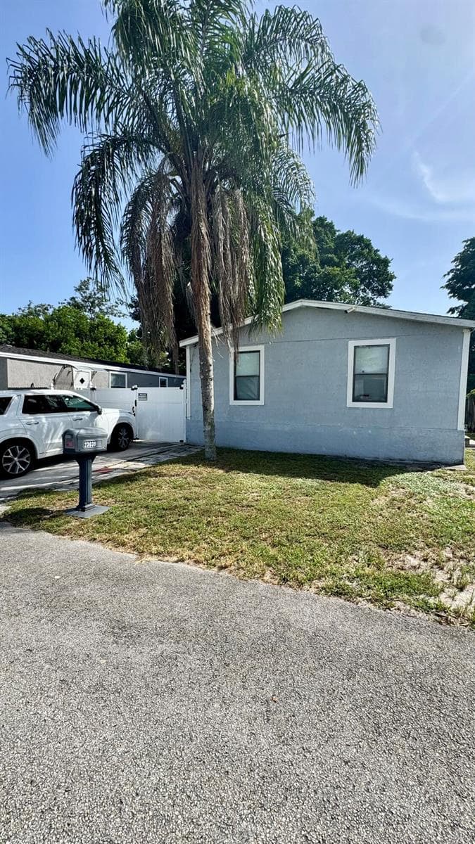 23039 Watergate Circle, Boca Raton FL 33428