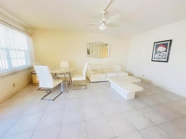 2017 Farnham N, Deerfield Beach FL 33442 - Deerfield Beach, FL - Photo 2