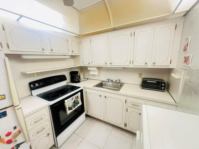 2017 Farnham N, Deerfield Beach FL 33442 - Deerfield Beach, FL - Photo 7