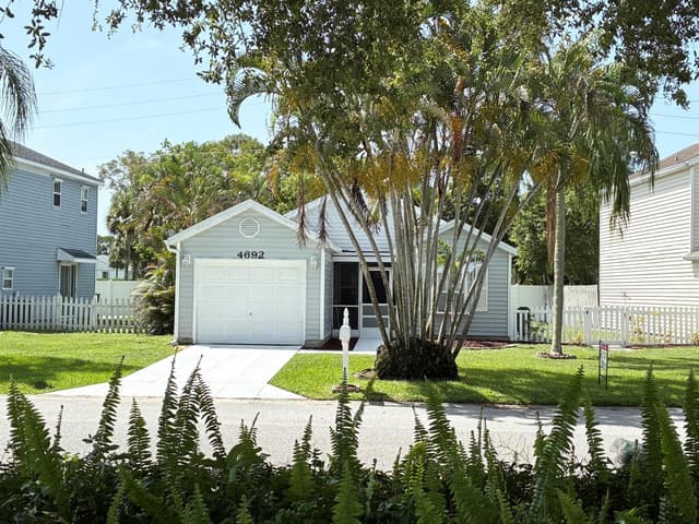 4692 LAKESIDE Circle, West Palm Beach FL 33417 - West Palm Beach, FL - Photo 2