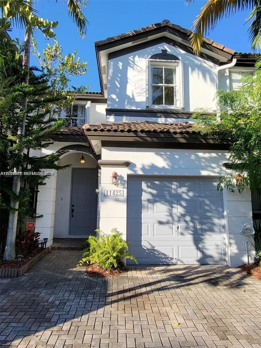 11425 NW 76th Ter, Doral FL 33178