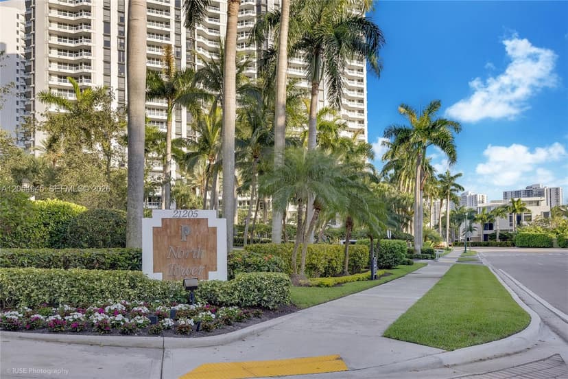21205 Yacht Club Dr # 701, Aventura FL 33180