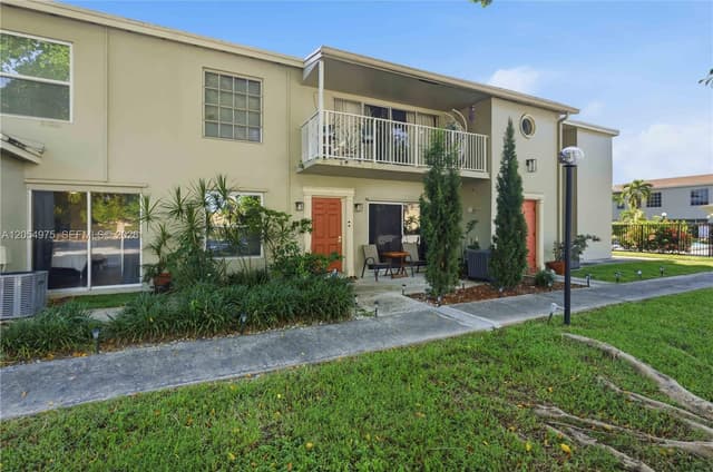 5850 NW 57th Avenue # 3, Tamarac FL 33319 - Tamarac, FL - Photo 2
